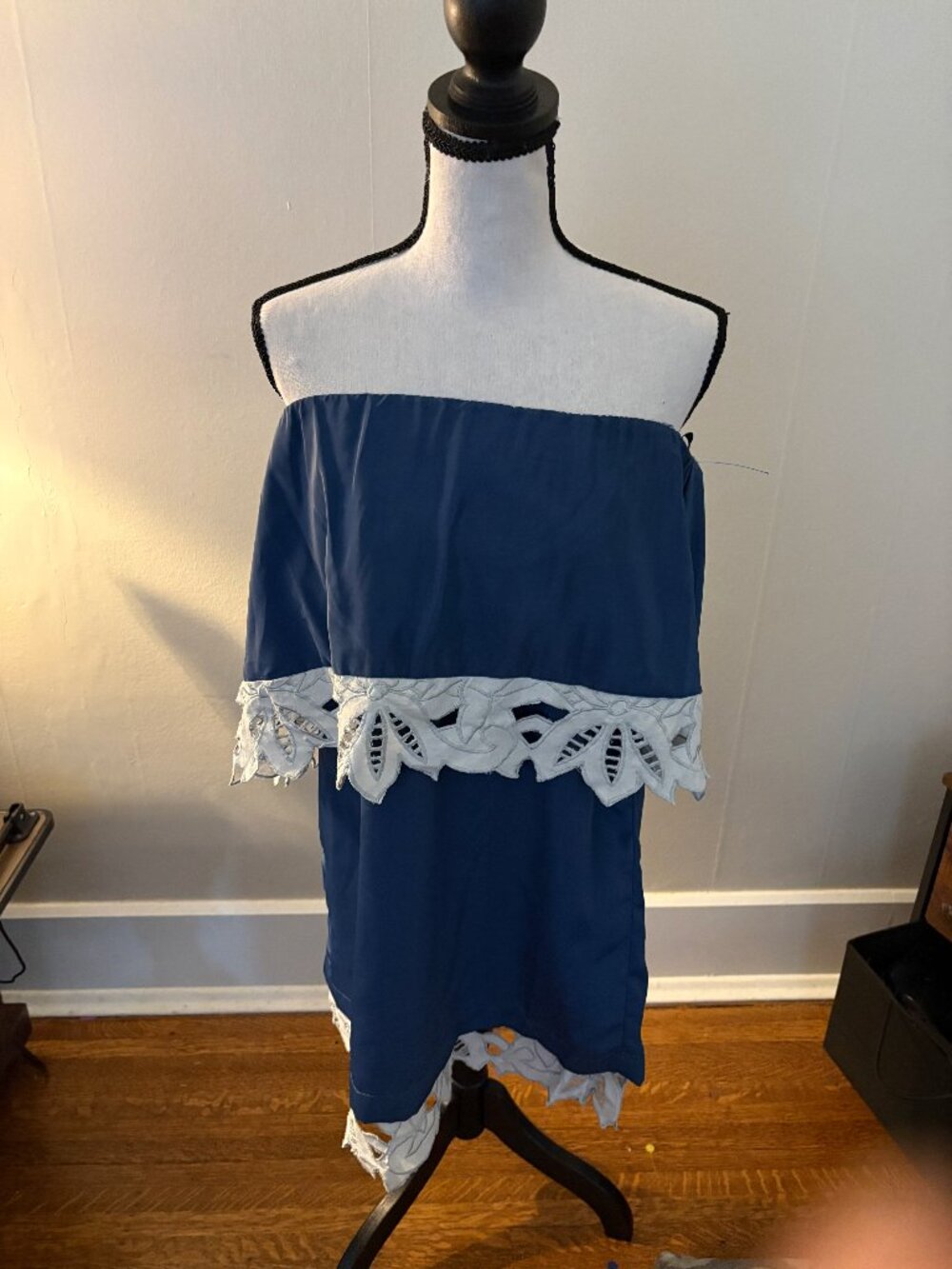 Judith March Off-the-Shoulder Lace Trim Shift Dress – Size Medium